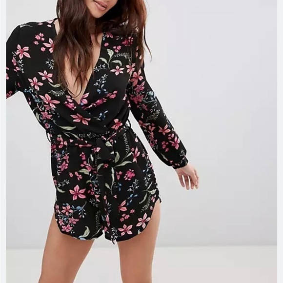 Parisian romper size 6 .black,floral multicolor long sleeve,  faux wrap,surplice - Picture 14 of 15